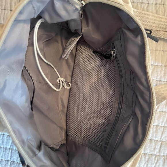 Athleta Abalone Excursion Large Belt Bag - Picture 3 of 3